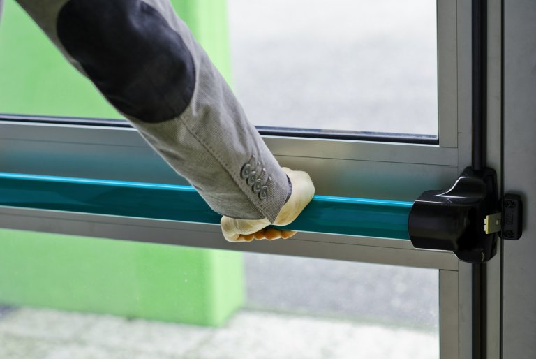 panic bars/push bars